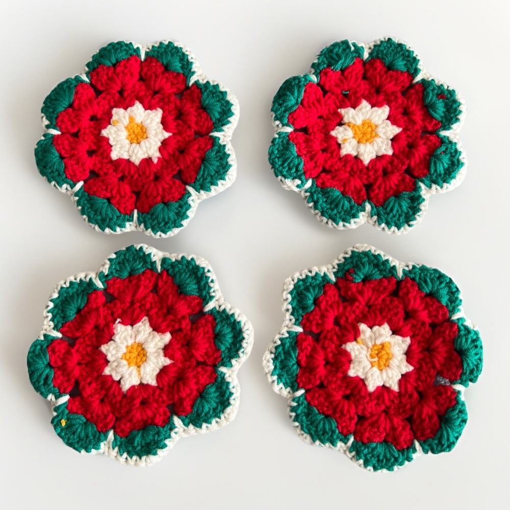 Poinsettia Christmas Coasters Pads Handmade Crochet Woven 4 Pk Home Decor 4" New